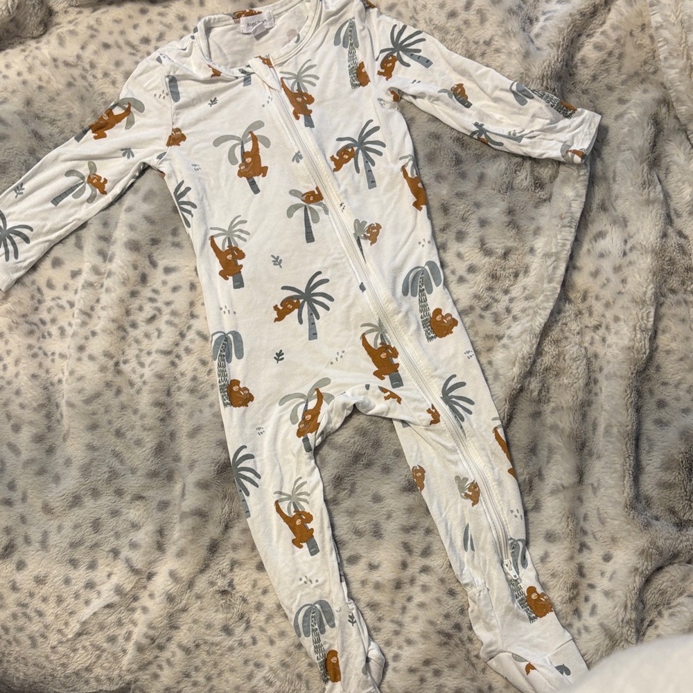 Angel Dear White Orangutang Monkey Footie 12-18M